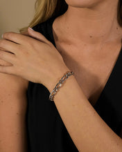 Load image into Gallery viewer, Amoura Bold Chain Bracelet
