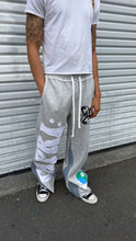 Load image into Gallery viewer, DENIM FLARED SWEATS.
