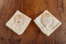 Load image into Gallery viewer, Cotton Macrame Napkins and Rings Set of 6
