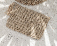 Load image into Gallery viewer, Seagrass Clutch
