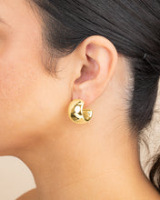 Load image into Gallery viewer, Marley Polished Chunky Hoop Earrings

