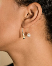 Load image into Gallery viewer, Heidi Pearl Threader Earrings
