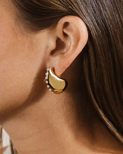 Load image into Gallery viewer, Raze Pearl Studded Drop Studs
