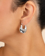 Load image into Gallery viewer, Brooklyn Chunky Tube Hoop Earrings

