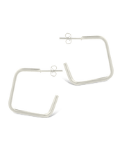 Load image into Gallery viewer, Square Prong Davina Hoop
