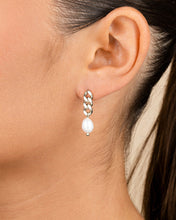 Load image into Gallery viewer, Hana Chain Drop Pearl Earrings
