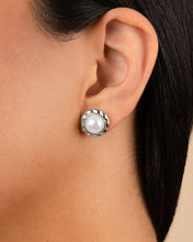 Load image into Gallery viewer, Eudora Pearl Studs
