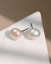 Load image into Gallery viewer, Sterling Silver Baroque Pearl Stud Earrings
