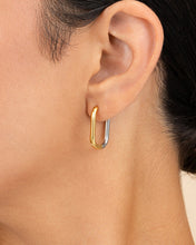 Load image into Gallery viewer, Dafne Dual Tone Oval Hoops
