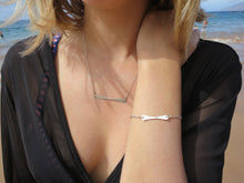 Load image into Gallery viewer, Handlebar hammered bar necklace
