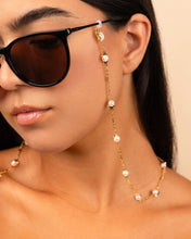 Load image into Gallery viewer, Stationed Pearl Twist Sunglass Chain
