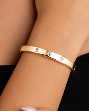 Load image into Gallery viewer, Kaylee Classic Bangle
