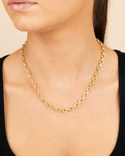 Load image into Gallery viewer, Kamora Textured Chain Link Necklace
