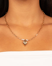 Load image into Gallery viewer, Chérie Pearl Shell Pendant Necklace
