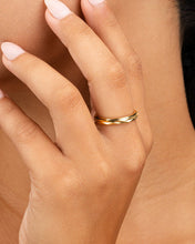 Load image into Gallery viewer, Textured Spinner Ring
