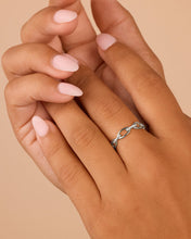 Load image into Gallery viewer, Sterling Silver Open Chain Link Ring
