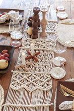 Load image into Gallery viewer, Scallop Macrame Table Runner
