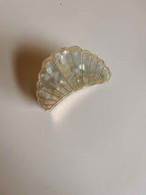 Load image into Gallery viewer, Shell Hair Clip
