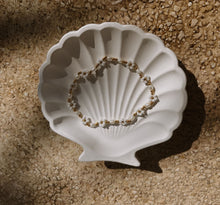 Load image into Gallery viewer, Freshwater Pearl and Flower Beaded Bracelet
