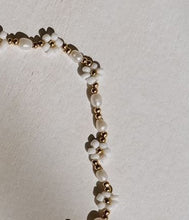 Load image into Gallery viewer, Freshwater Pearl and Flower Beaded Ring
