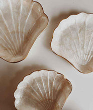 Load image into Gallery viewer, Mother of Pearl Scallop Catch All Set of 3
