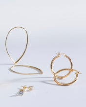 Load image into Gallery viewer, Earring Mystery Bundle &amp; Jewelry Case
