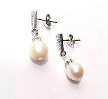 Load image into Gallery viewer, Avery Pearl Drop earrings
