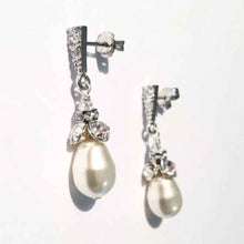 Load image into Gallery viewer, Simplicity Pearl Drop earrings
