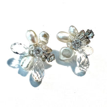 Load image into Gallery viewer, Turquoise Swarovski Flower earrings
