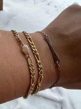 Load image into Gallery viewer, Keshi Pearl Figaro Chain bracelet
