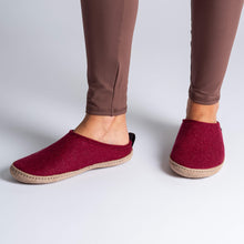 Load image into Gallery viewer, Kyrgies Indoor Wool Slides - DON GREAT
