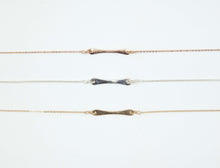 Load image into Gallery viewer, Handlebar hammered bar necklace
