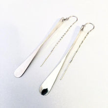 Load image into Gallery viewer, Pillar thread earrings
