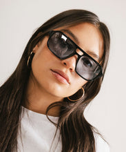 Load image into Gallery viewer, Beau Aviator Sunglasses - DON GREAT
