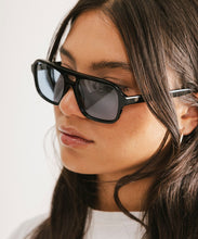 Load image into Gallery viewer, Beau Aviator Sunglasses - DON GREAT
