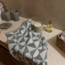 Load image into Gallery viewer, Umbra Towels
